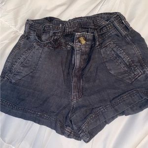 Soft shorts with belt